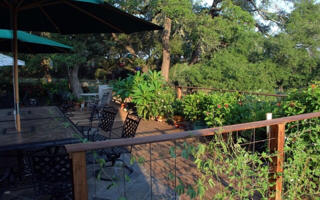 Prow'd House Bed & Breakfast