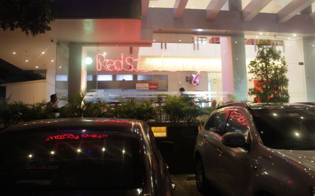 Redstar Hotel