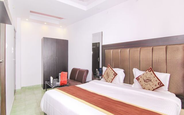 OYO 13652 Hotel Rajput