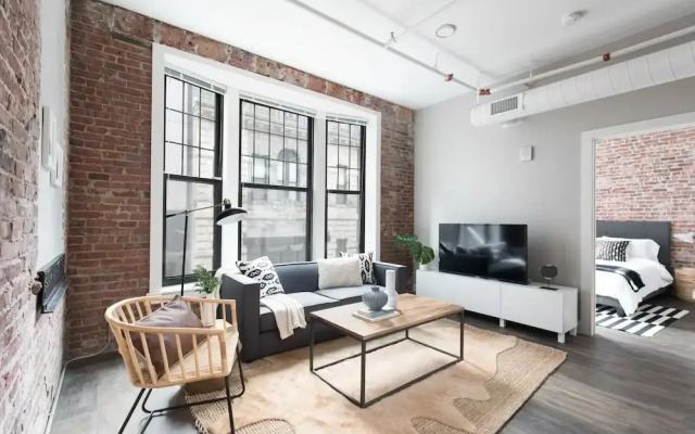 Sunny Downtown Crossing Suites by Sonder