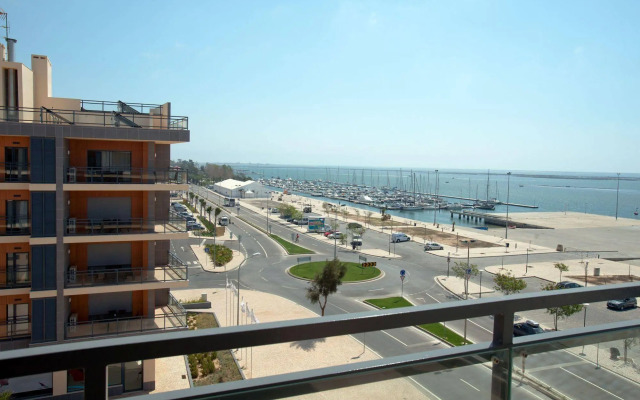 Real Marina Residence