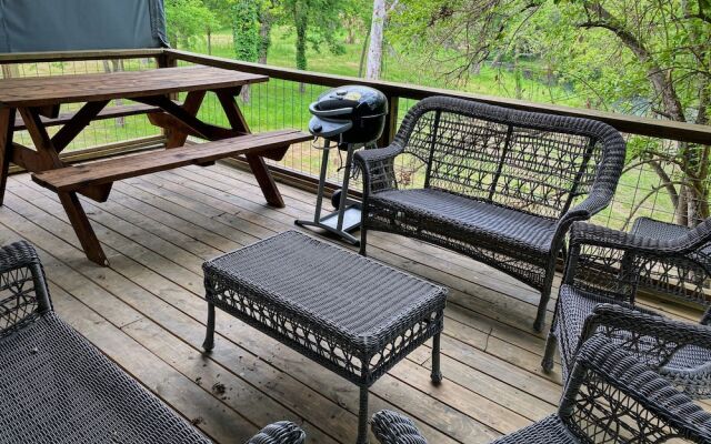 21 Son's Geronimo - Birdhouse Cabin