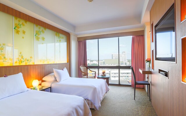 Ploy Palace Hotel