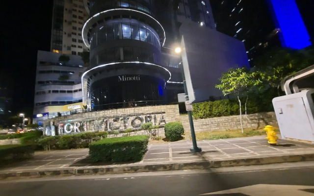 L1 Twin Bed Staycation in Bonifacio Global City