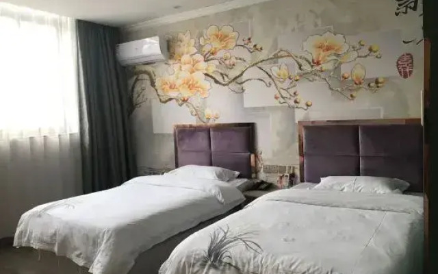 Heng 8 Chain Hotel (Tonglu Xuesheng Road)