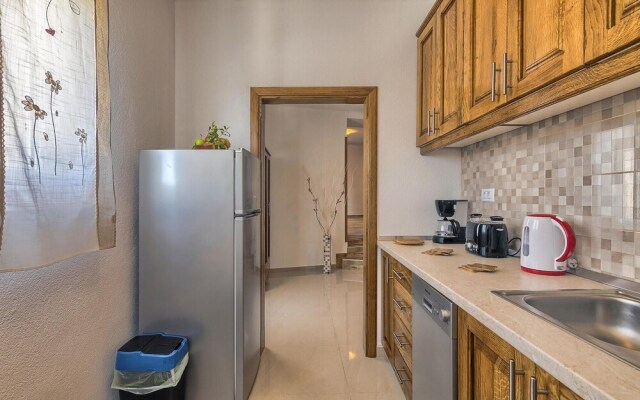 Amazing Home in Liznjan With Wifi and 3 Bedrooms
