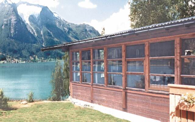 10 Person Holiday Home in Oppstryn