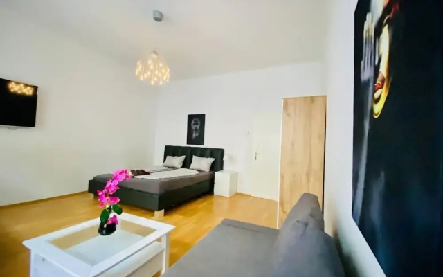 2BR Apartment Close to Stadthalle