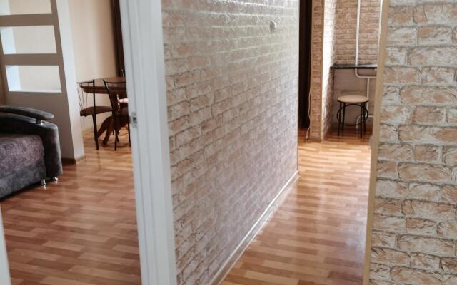 Сутки как дома на Сафьяновых, 1