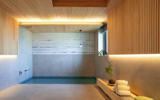 PBr7 Hotel Unusual Stay