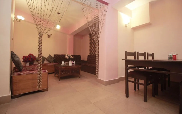 OYO 10883 Pema Thang Residency