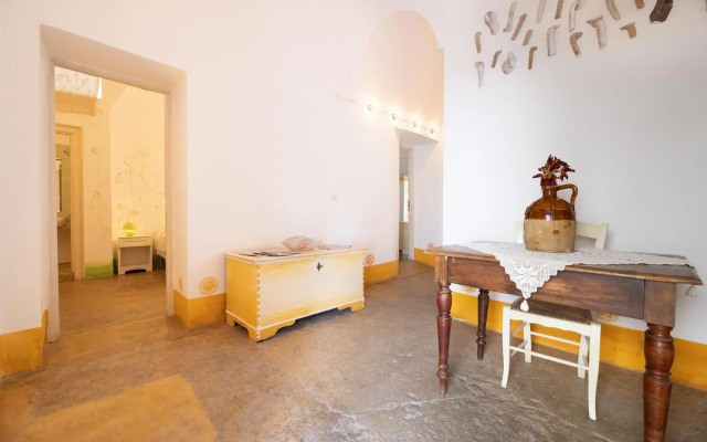 Camera Luce In Racale