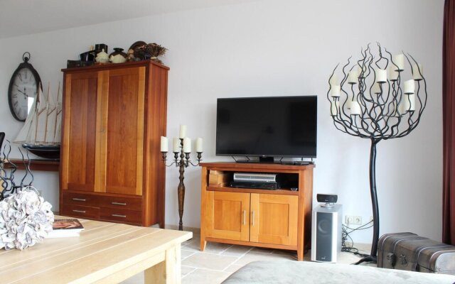 Stunning Home in Hellevoetsluis With 2 Bedrooms and Wifi