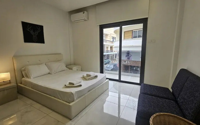 12 LCA - Stay Finibreeze Apartment