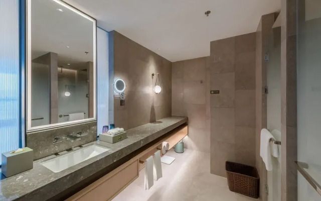 Nanjing Yangzi River Conference Center Longshan Lake Hotel