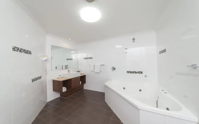 Rocky Resort Motor Inn