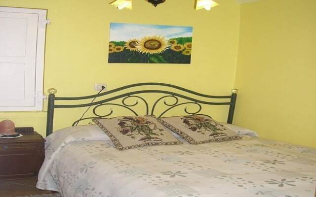 Galicia 100117 2 Bedroom Holiday home By Mo Rentals