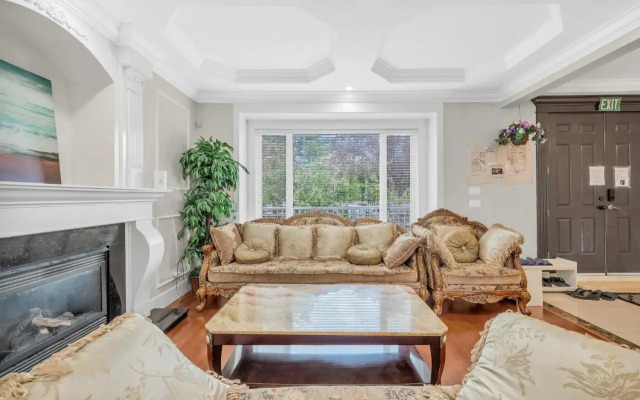 Oakridge Home