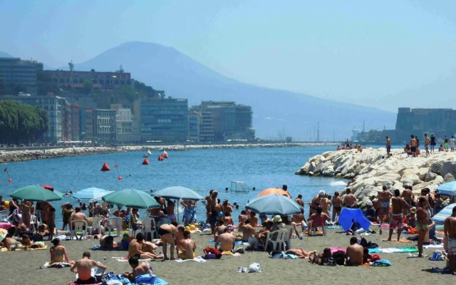 Chiatamone Seaside Suite