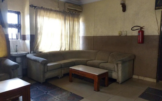Holla-Jobi Guest House