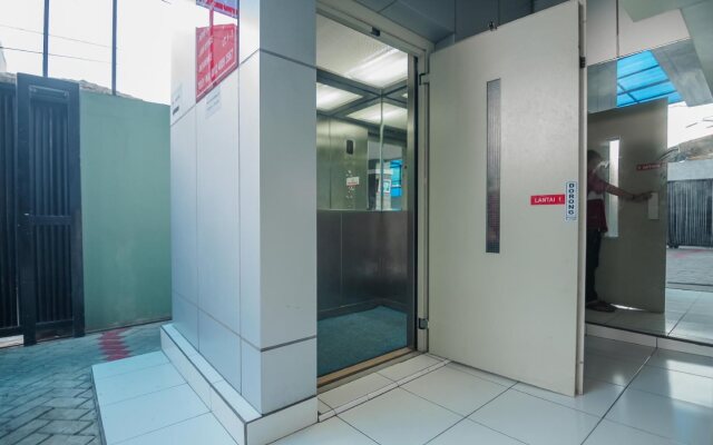 RedDoorz Plus near Semanggi