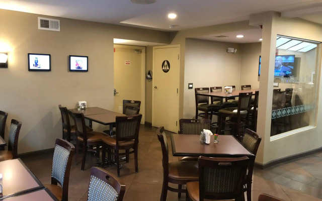 Hotel Strata