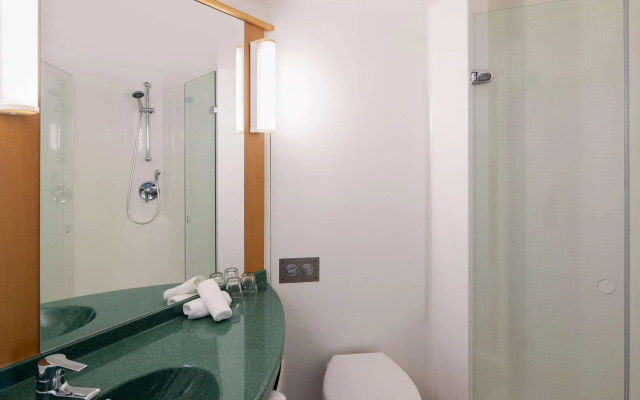 ibis Newcastle