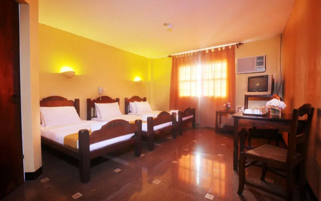 RedDoorz Plus @ Calle Crisologo Vigan