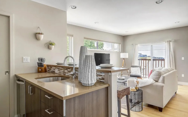 Stunning Guesthouse - Walk Everywhere! Sleeps 6!