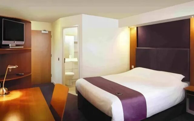 Premier Inn Warrington (A49, M62 J9)