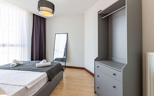 Charming Flat With Gorgeous City View in Atasehir