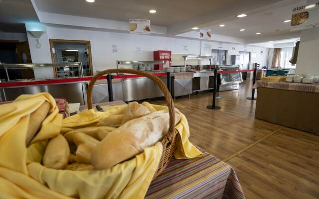 Albergue Inturjoven Sierra Nevada - Hostel