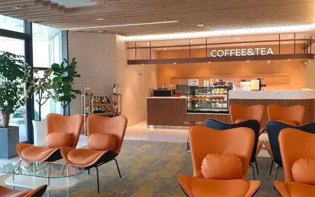 Wave M Hotel East