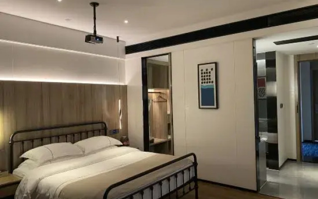 VanFeel Hotel