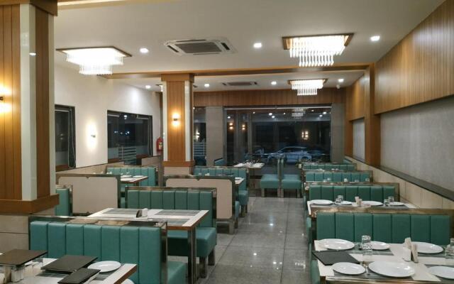 Hotel Satkar Chhatral