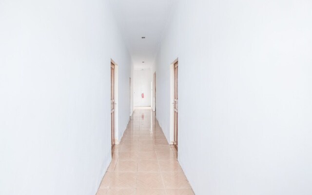 OYO 1906 Zhafira Guest House Syariah