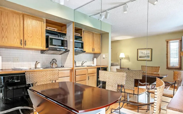 Lifthouse 306, Studio Condo
