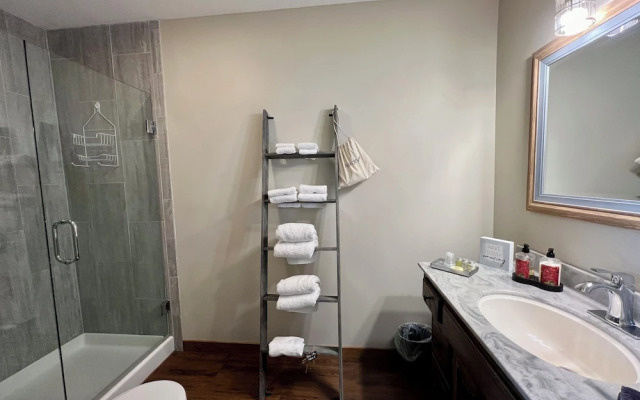 Walnut Waters Bed & Breakfast