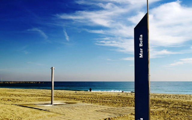 Latroupe Poblenou Beach