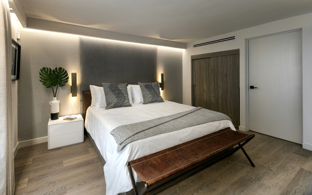 La Jolla Cove Suites
