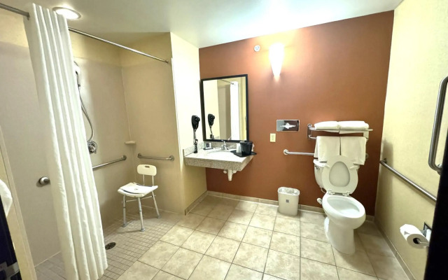 Sleep Inn & Suites Madison - Monona