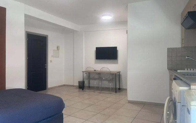 Phaedrus Living: Hoopoe Residencies 202