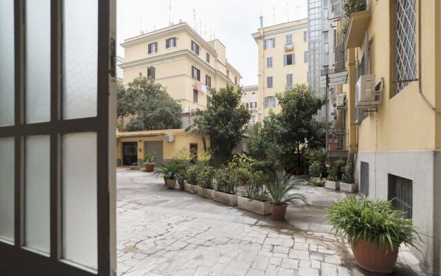 Elegant and Spacious 6 Guests Flat Near Vatican