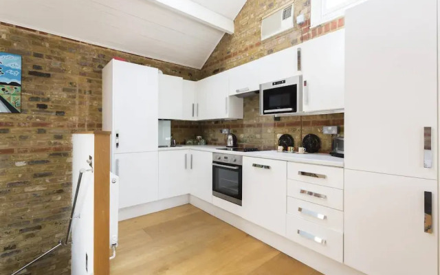 Gironde Road by Onefinestay