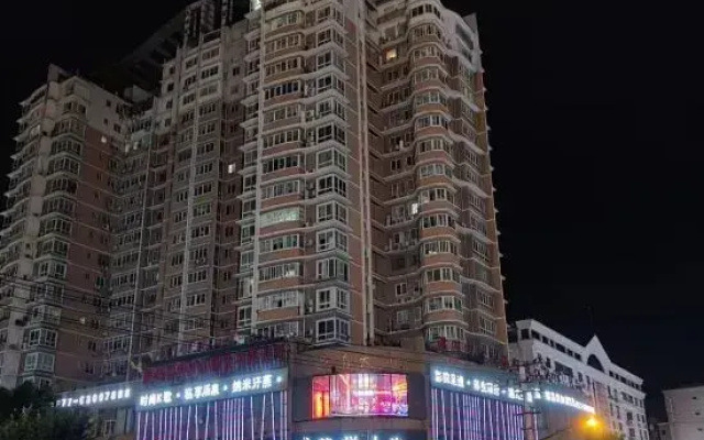 Longyi Business Hotel