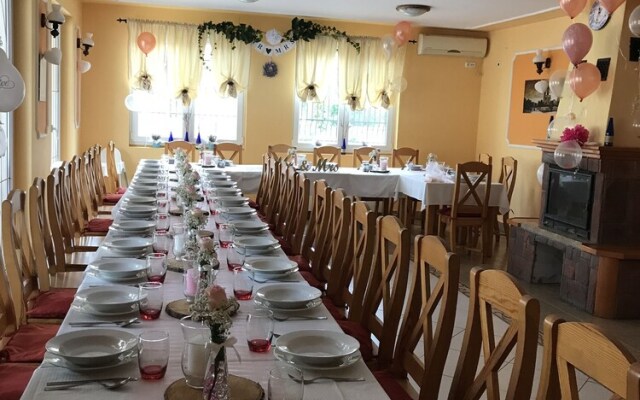 Petit Bistro Panzió