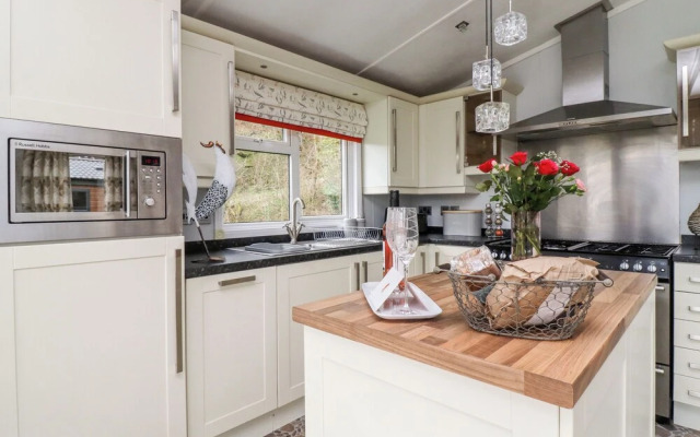 Bowland Lakes Leisure Village Lodge 16