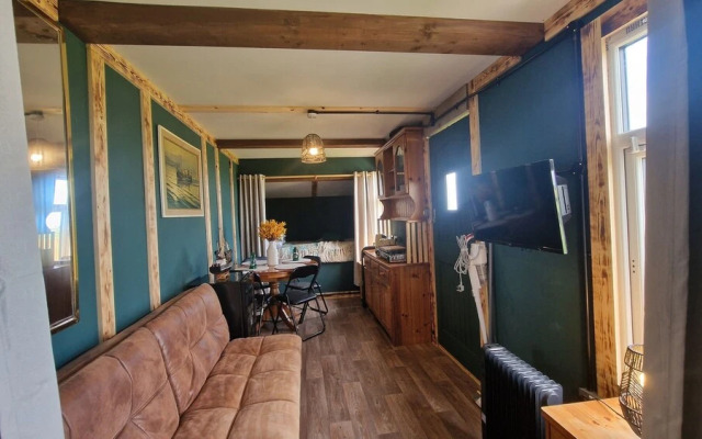 Sea View hut Sleeps 4/6