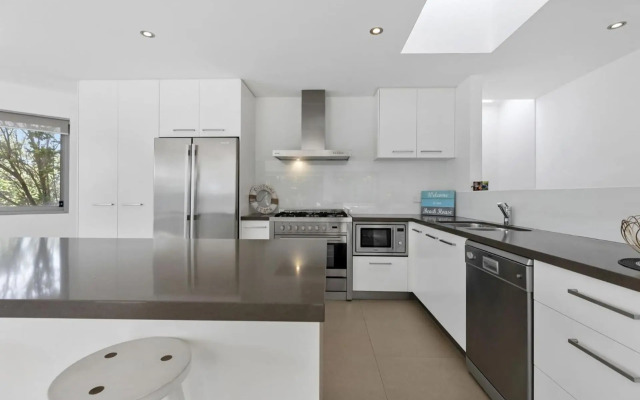 Seaview Tce Picture Perfect in Northern Sunshine Beach