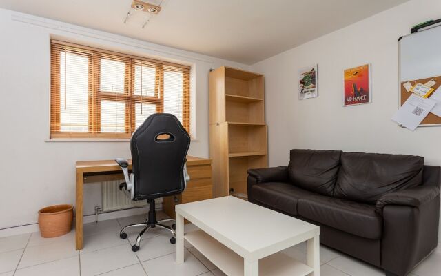 Modern 1 Bedroom Apartment in Shepherds Bush